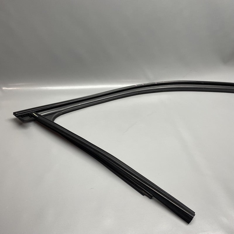 80A837432C AUDI Q5 WINDOW GUIDE RIGHT FRONT 80A837432C 2018 2019 2020 OEM