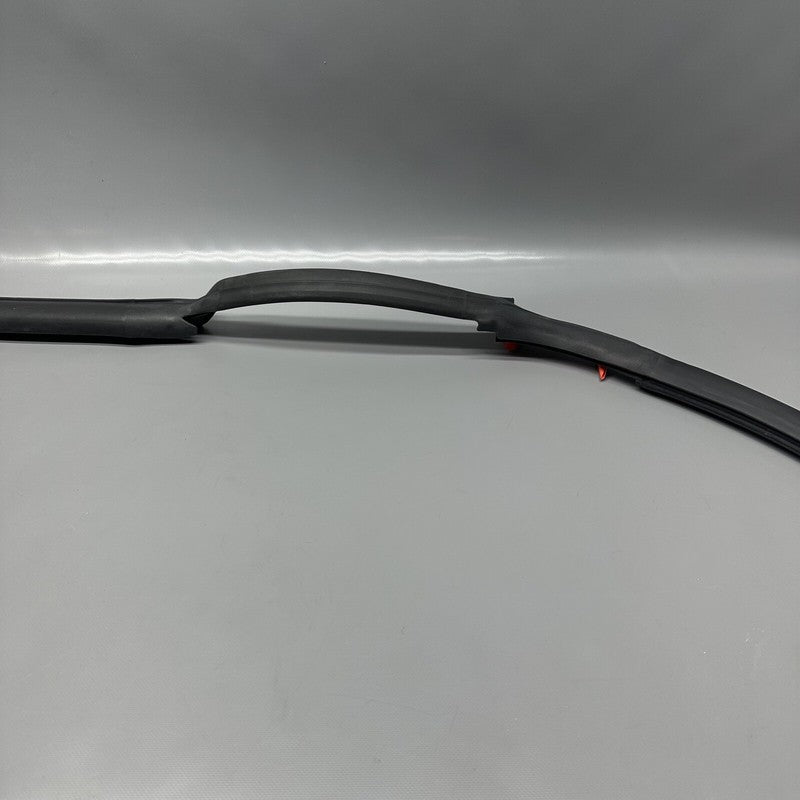 670172827 MASERATI DOOR OPENING FRONT GASKET OEM 670172827