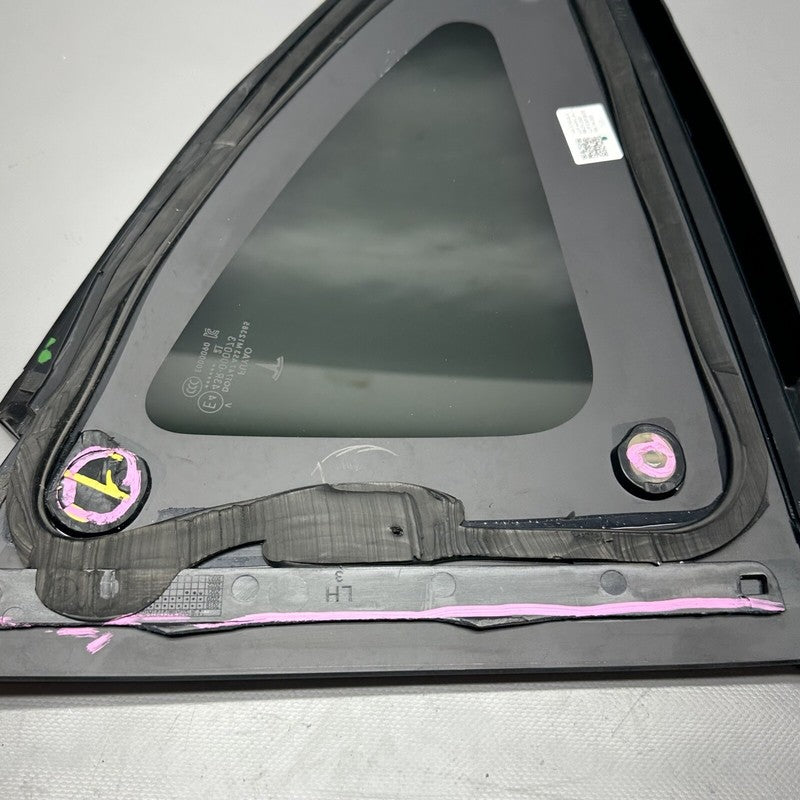 1495740-00-E TESLA MODEL Y QUARTER GLASS LEFT REAR 2020 2021 2022 2023 OEM 1495740-00-E