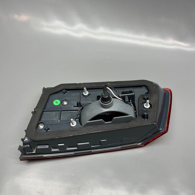 BMW M550 530 TAIL LIGHT INNER LEFT DRIVER 2017 2018 2019 2020 OEM