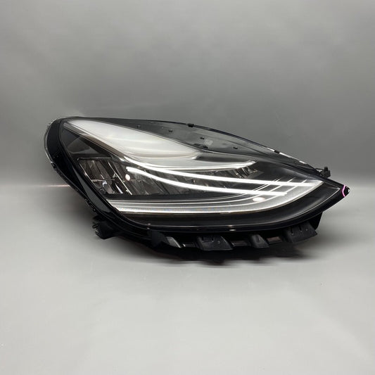 1077372-00-L TESLA MODEL 3 HEADLIGHT RIGHT PASSENGER 1077372-00-L 2017 2018 2019 2020 LED OEM