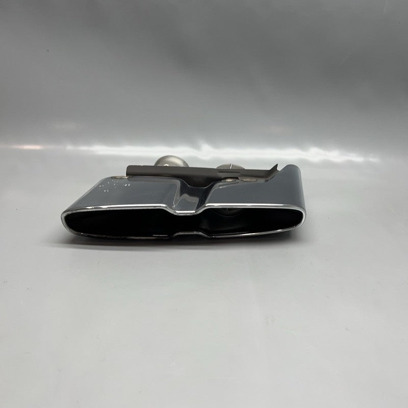 36A253682A BENTLEY BENTAYGA EXHAUST TIP MUFFLER RIGHT 2016 20107 2018 2019 2020 36A253682A