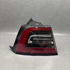 TESLA MODEL Y TAIL LIGHT LEFT DRIVER 2020 2021 2022 2023 2024 2025 OEM