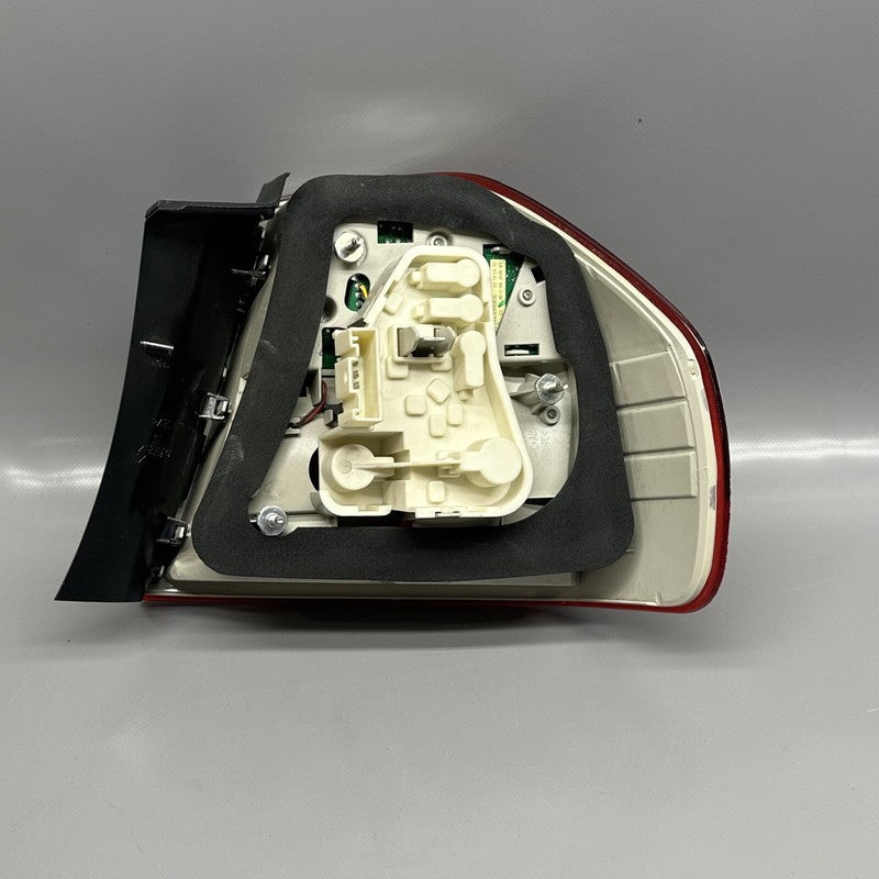 328 BMW 328 TAIL LIGHT LEFT DRIVER 2009 2010 2011 LED OEM