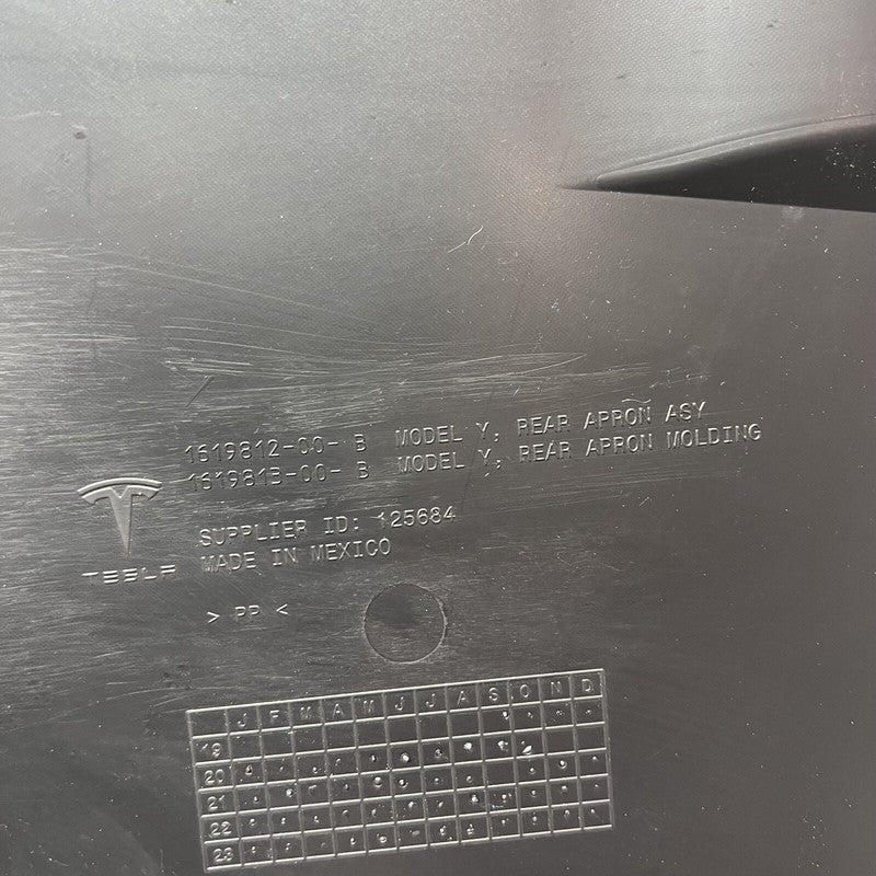 1619812-00-B TESLA MODEL Y WINDSHIELD WINDOW WIPER COWL PANEL 2020 21 22 2023 1619812-00-B