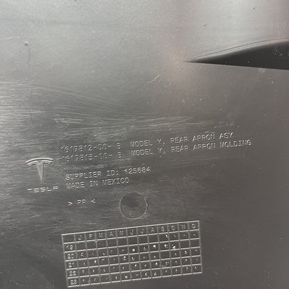 1619812-00-B TESLA MODEL Y WINDSHIELD WINDOW WIPER COWL PANEL 2020 21 22 2023 1619812-00-B