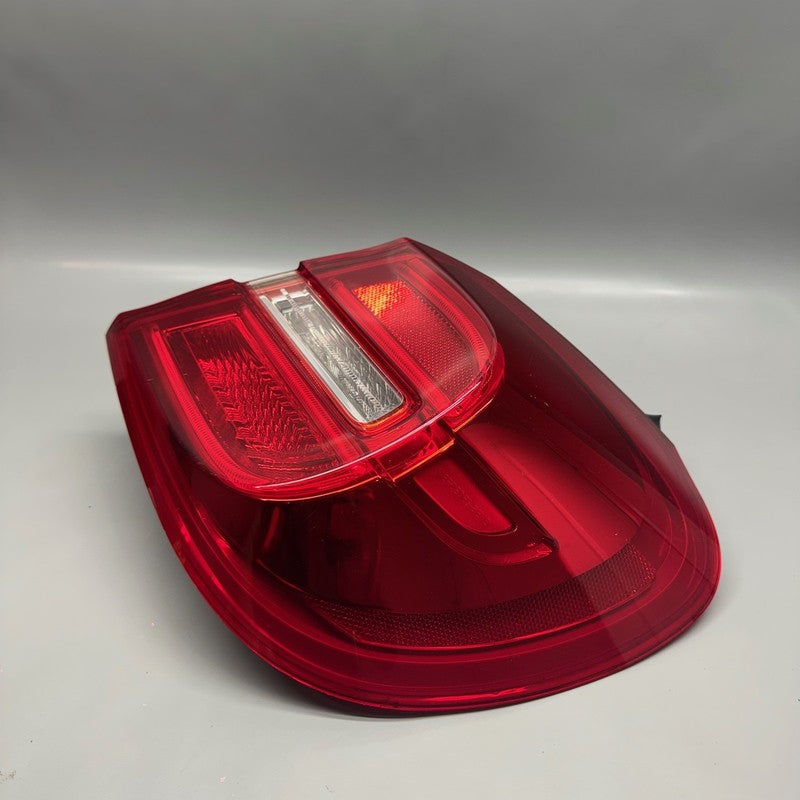 MERCEDES BENZ GLA250 TAIL LIGHT RIGHT PASSENGER 2015-2017 2018 2019 20