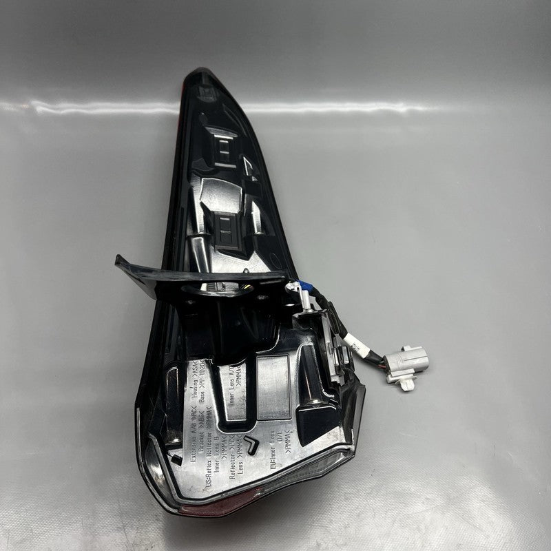 TOYOTA HIGHLANDER TAIL LIGHT LEFT DRIVER 2020 2021 2022 OEM 