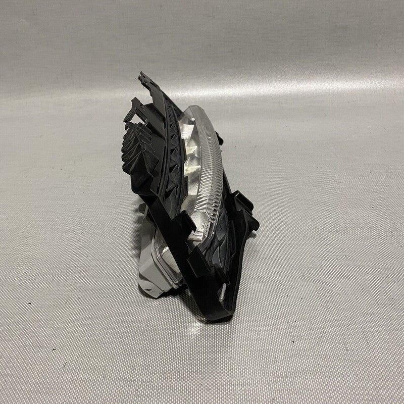MERCEDES BENZ C300 FOG LIGHT RIGHT PASSENGER SIDE A2049069000 2011 201