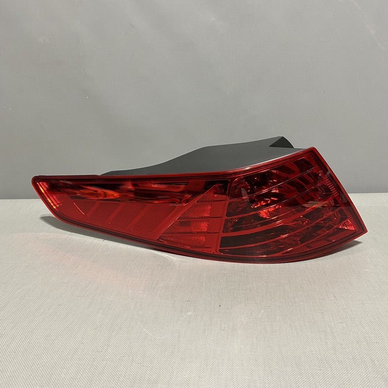 924014C000 KIA OPTIMA TAIL LIGHT LEFT DRIVER 924014C000 2011 2012 2013 OEM SEDAN