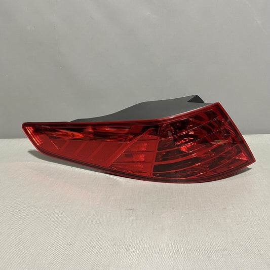 924014C000 KIA OPTIMA TAIL LIGHT LEFT DRIVER 924014C000 2011 2012 2013 OEM SEDAN