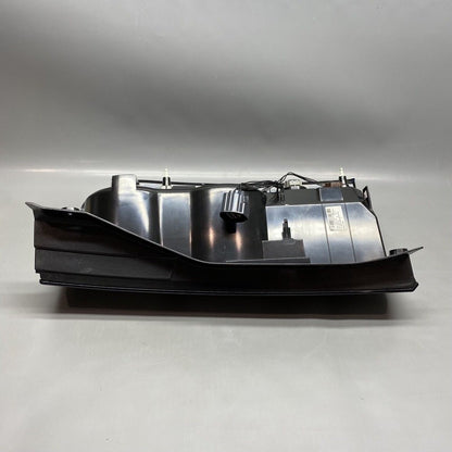 EH22-13405-AA LAND ROVER DISCOVERY 4 TAIL LIGHT LEFT DRIVER EH22-13405-AA 2014 15 2016 DAMAGED