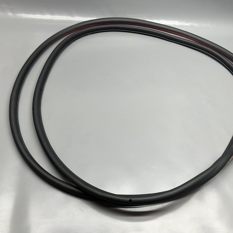 4KE-837-912-A AUDI E-TRON DOOR SEAL RIGHT FRONT 2020 2021 2022 2023 OEM 4KE-837-912-A