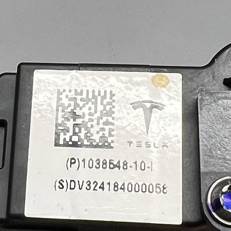 1042766-00-J TESLA MODEL S CHARGE DOOR REFLECTOR LIGHT LEFT 2016 2017 2018 2019 2020 OEM