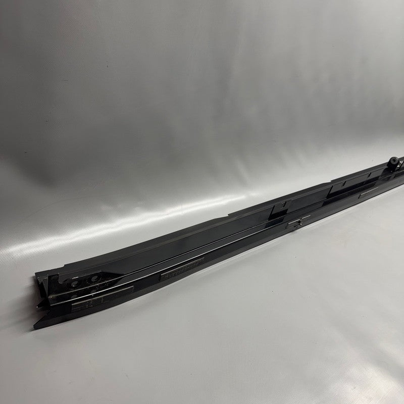 TESLA CYBERTRUCK HORIZONAL GUIDE RAIL RIGHT 2024 2025 OEM 1852128-98-D