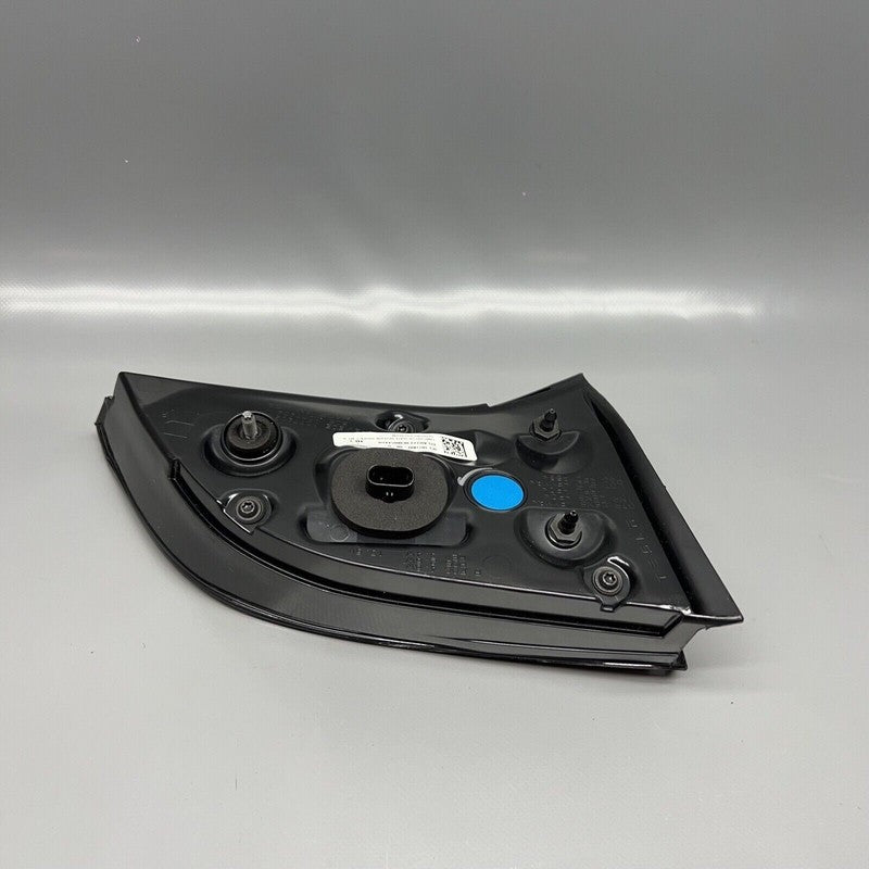 TESLA MODEL 3 TAIL LIGHT TRUNK RIGHT PASSENGER 2017 18 19 20 2021 1077