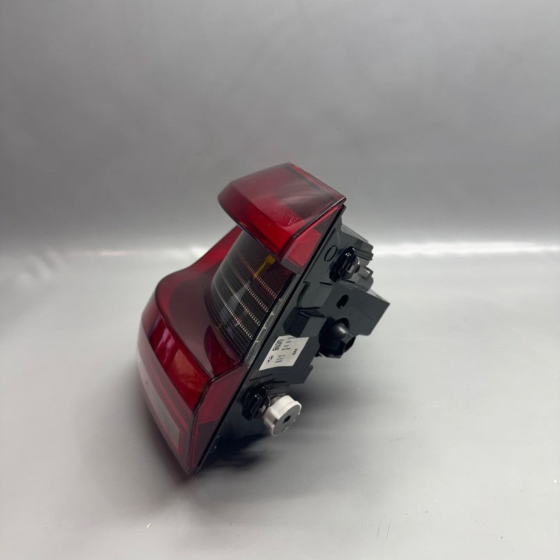 BMW X5 TAIL LIGHT LEFT DRIVER X5M 2019 2020 2021 2022 2023 OEM 3744226