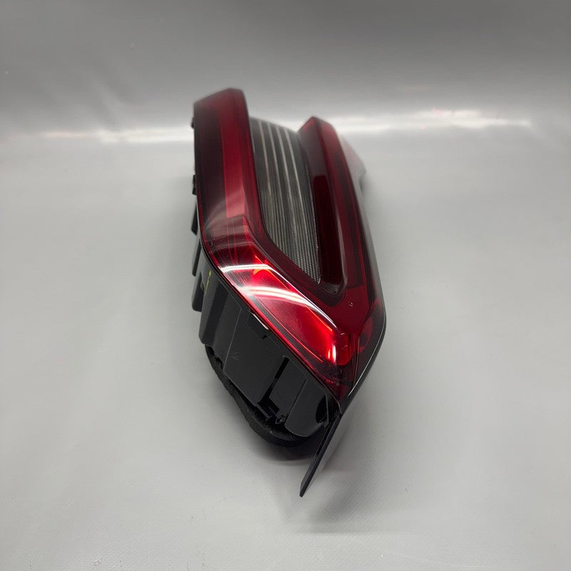 BMW X5 TAIL LIGHT RIGHT PASSENGER INNER 2019 2020 2021 OEM 8793199807