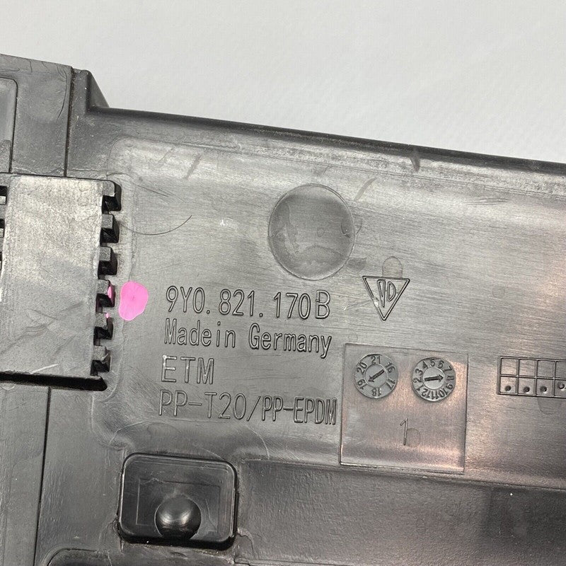 9Y0821170B PORSCHE CAYENNE FENDER PROTACTION COVER LEFT RIGHT 9Y0821170B 2019 2020 2021 OEM