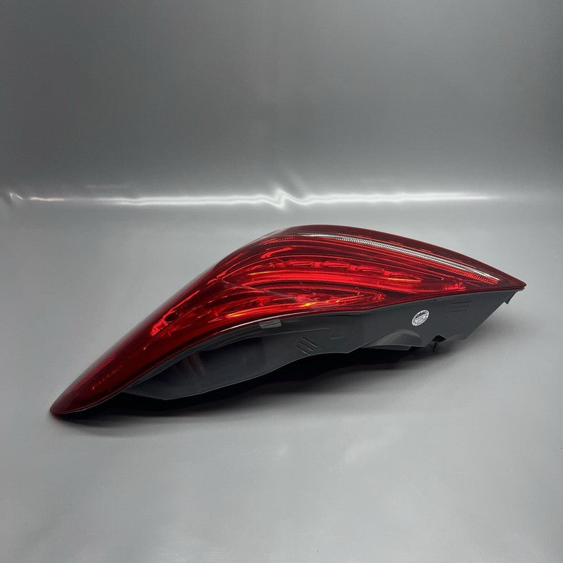 A2059062102 MERCEDES BENZ C300 TAIL LIGHT RIGHT PASSENGER LED 2015 2016 2017 2018 A205906210