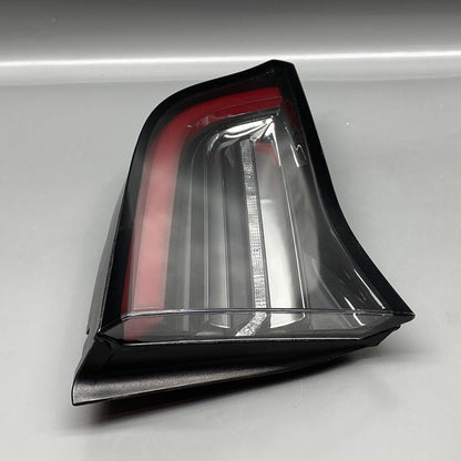 1077401-00-G TESLA MODEL 3,Y  TAIL LIGHT TRUNK LEFT DRIVER 1077401-00-G 2018 19 20 21 2022