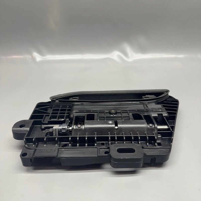 TESLA MODEL S DOOR HANDLE LEFT FRONT GEN2 2017 2018 2019 1046121-00-G