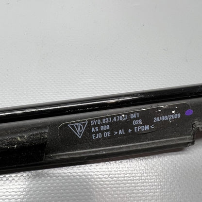 9Y0837476J PORSCHE CAYENNE DOOR BELT MOLDING RIGHT FRONT 2019 2020 OEM 9Y0837476J