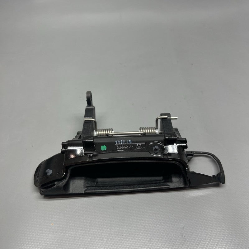 420837207A AUDI R8 EXTERIOR DOOR HANLE LEFT FRONT 2008-2012 2013 2014 2015 OEM 420837207A