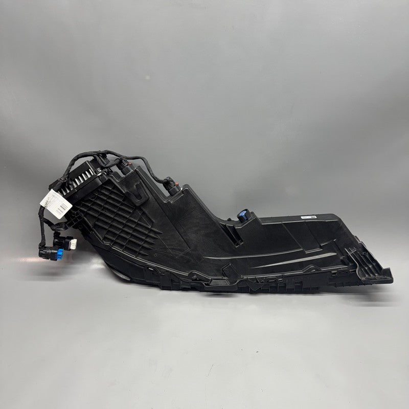 BMW I7 HEADLIGHT UPPER LEFT DRIVER 740I 2023 2024 LED OEM 9450079