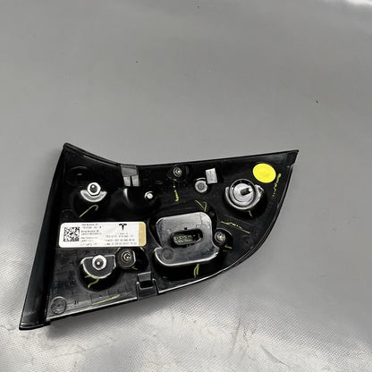 1502088-00-B TESLA MODEL Y TAIL LIGHT TRUNK LEFT DRIVER 2021 2022 2023 2024 OEM 1502088-00-B