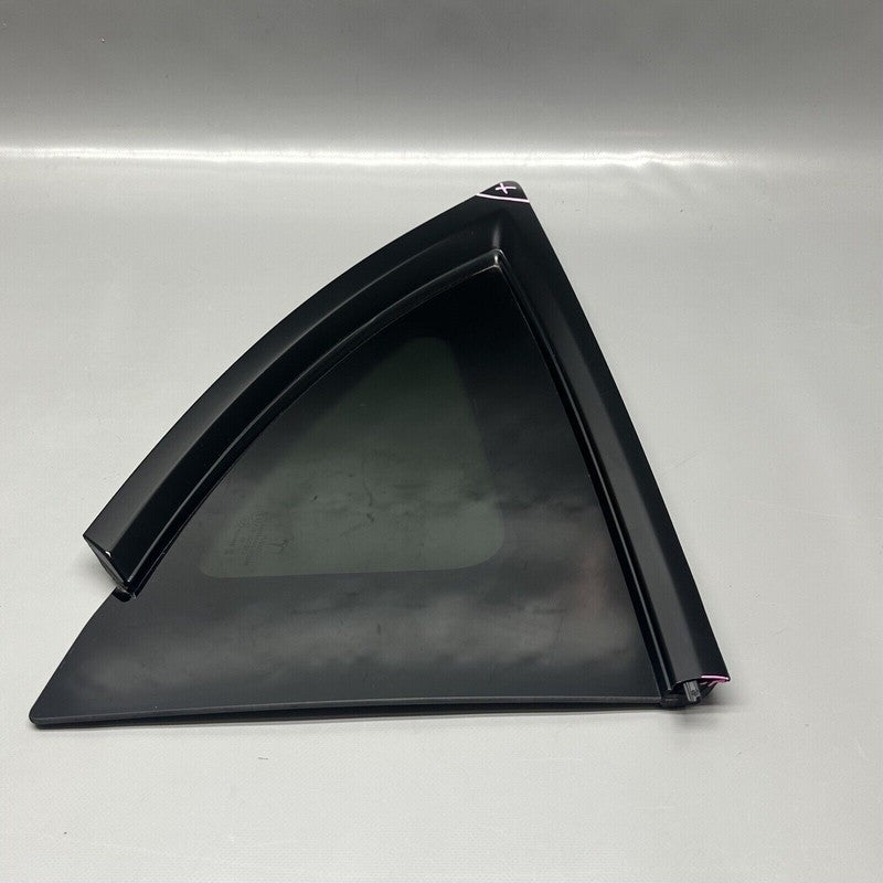 TESLA MODEL Y QUARTER GLASS RIGHT REAR 2020 2021 2022 2023 OEM 1495741