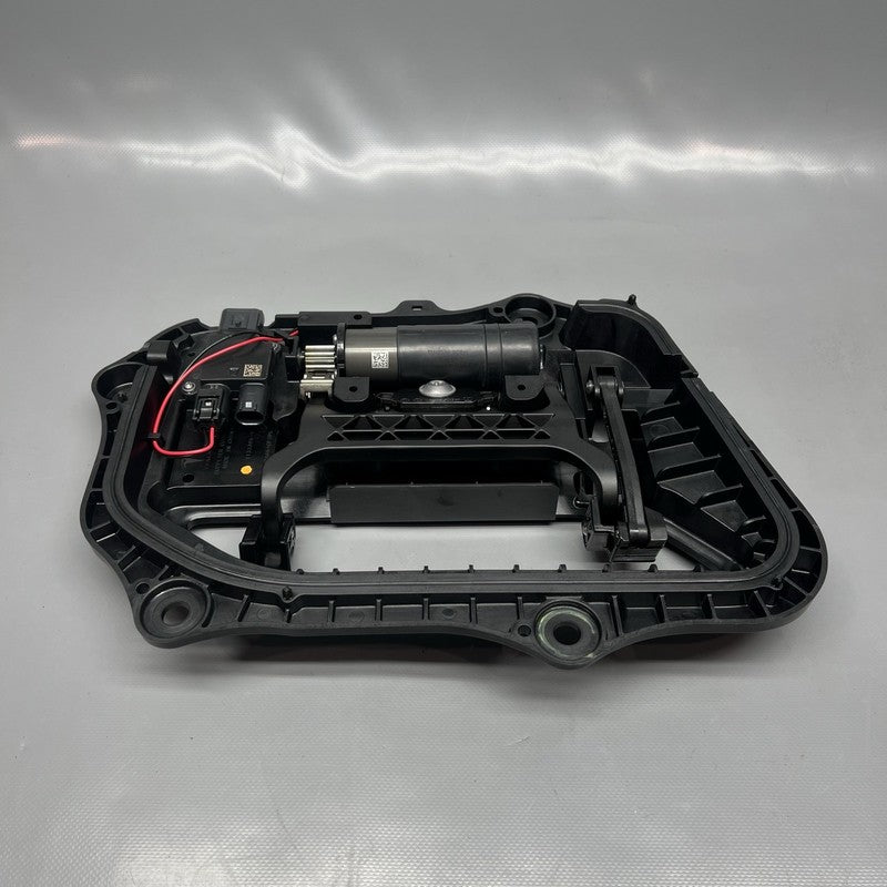 TESLA MODEL S DOOR HANDLE LEFT FRONT 2020 2021 GEN 4 OEM 1133395-00-G