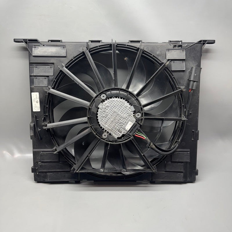 8619626 BMW 530 RADIATOR FAN 540 2016 2017 2018 2019 2020 OEM 8619626