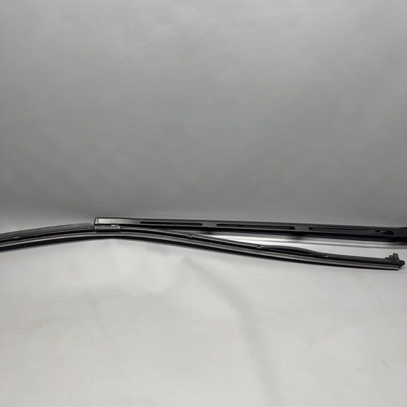 TESLA CYBERTRUCK WINDSHIELD WIPER 2024 2025 OEM 1853255-00-E