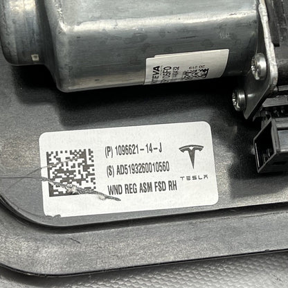 1096621-14-J TESLA MODEL 3 DOOR WINDOW REGULATOR RIGHT FRONT 2017 18 19 2020 OEM 1096621-14-J