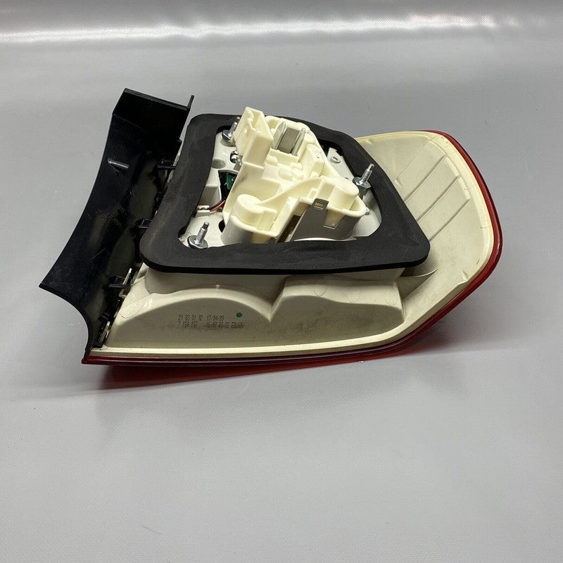 7154157 BMW 328 TAIL LIGHT LEFT DRIVER 7154157 2009 2010 2011 SEDAN LED OEM