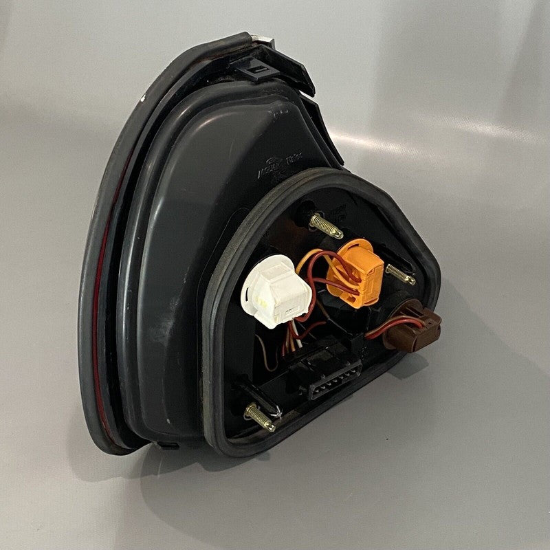 XJ8 JAGUAR XJ8 XJR TAIL LIGHT RIGHT PASENGER 2004 2005 2006 2007 2008 OEM