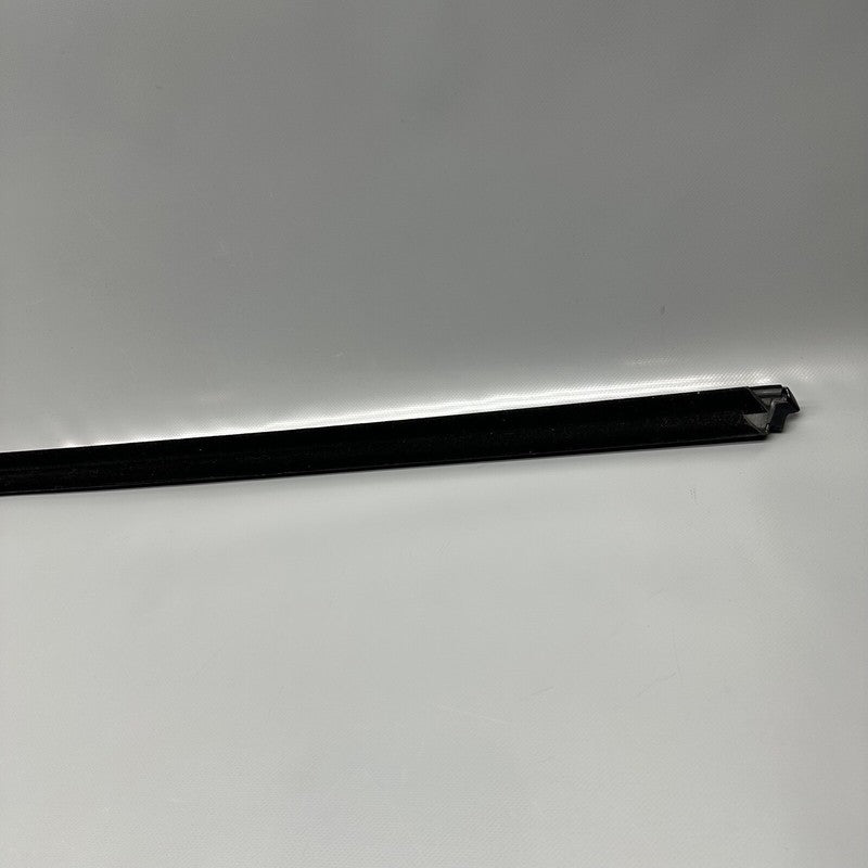 99153708601 PORSCHE 911 CAYMAN 718 DOOR MOLDING RIGHT FRONT 2017-2023 OEM 99153708601