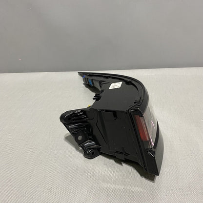 K8D2-13404-BE RANGE ROVER EVOQUE TAIL LIGHT RIGHT SIDE K8D2-13404-BE OEM 2018 2019 2020