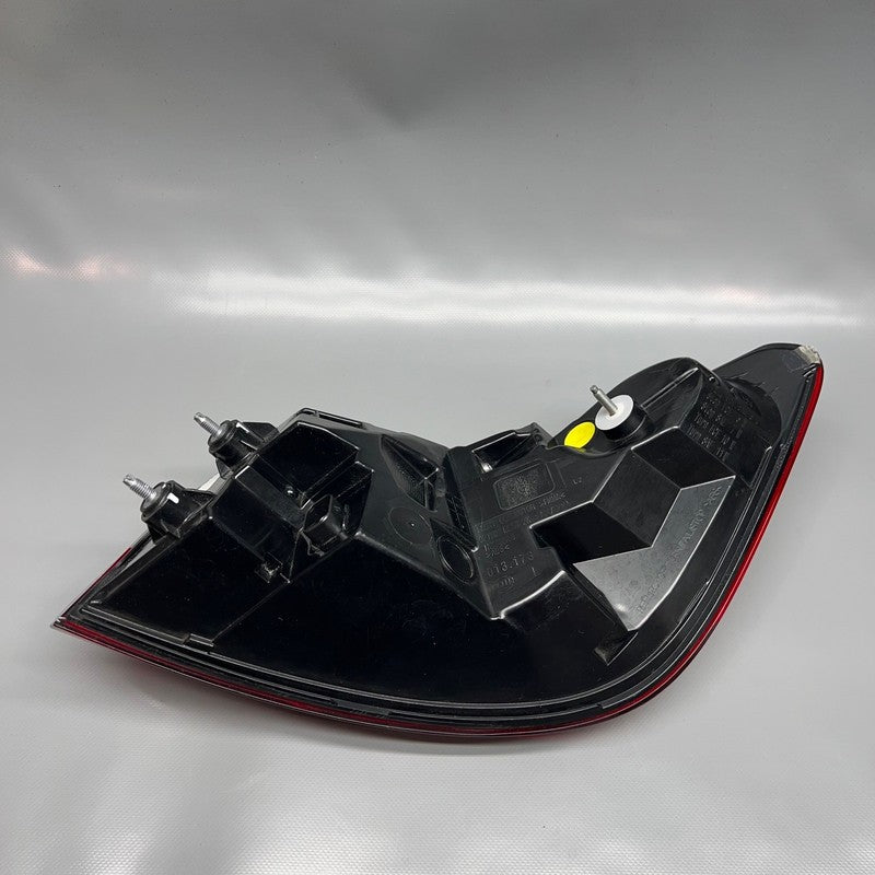 BMW 340 330 TAIL LIGHT LEFT DRIVER SEDAN  2019 2020 2021 2022 2023 OEM