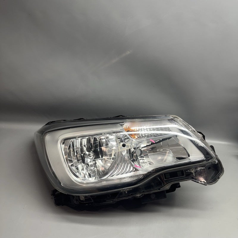 SUBARU FORESTER HEADLIGHT RIGHT PASSENGER 2017 2018 HALOGEN OEM 