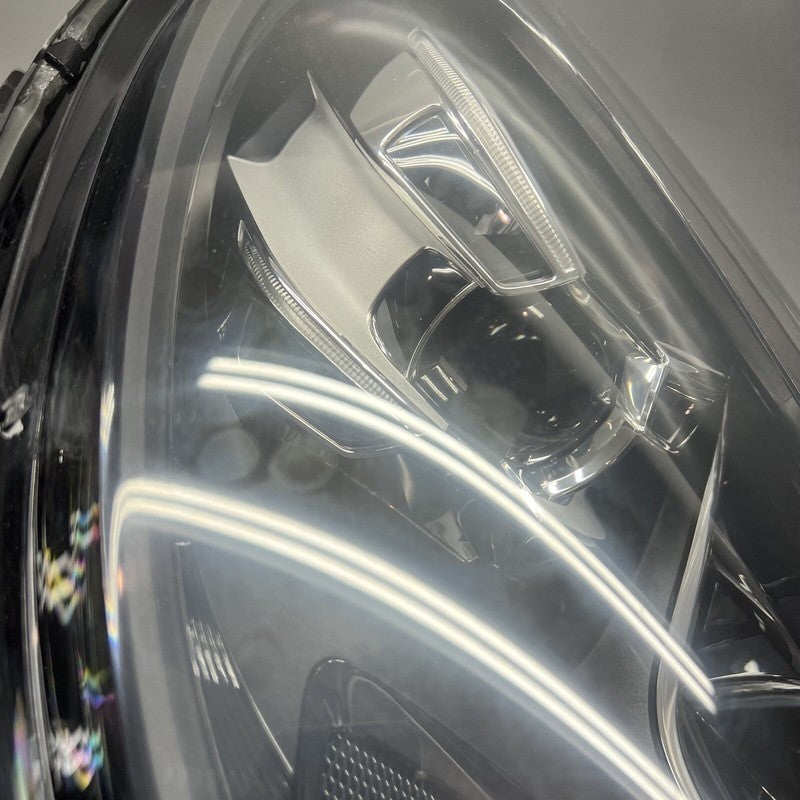 95B941010AR PORSCHE MACAN HEADLIGHT RIGHT PASSENGER LED 2019 2020 2021 OEM 95B941010AR