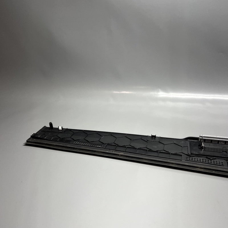 1741538-00-C TESLA CYBERTRUCK BEDSIDE SAIL APPLIQUE LEFT 2023 2024 OEM 1741538-00-C