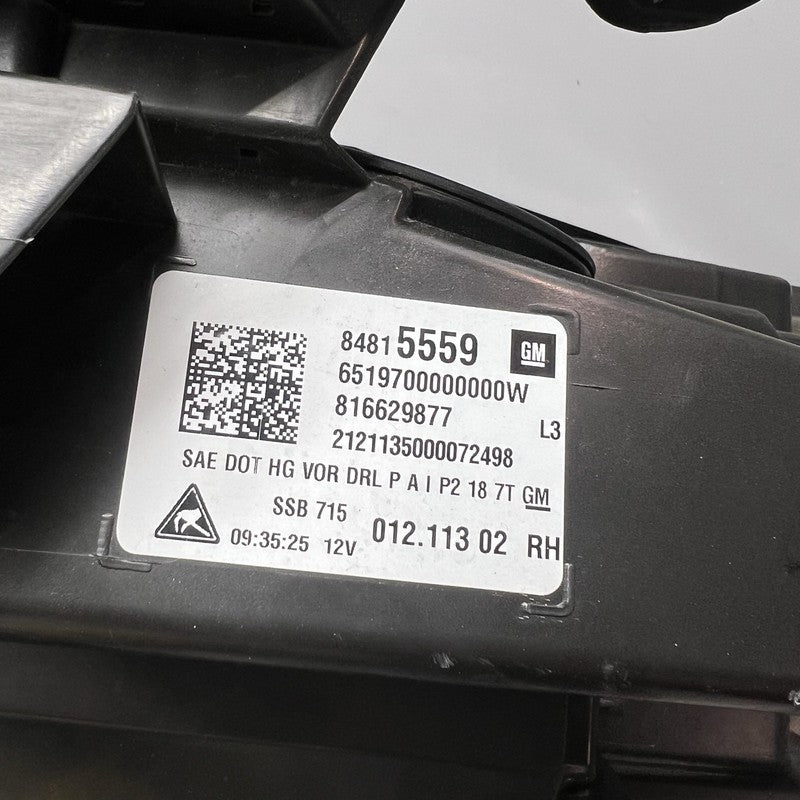 84815559 GMC TERRAIN HEADLIGHT RIGHT PASSENGER 2018 2019 2020 2021 XENON 84815559