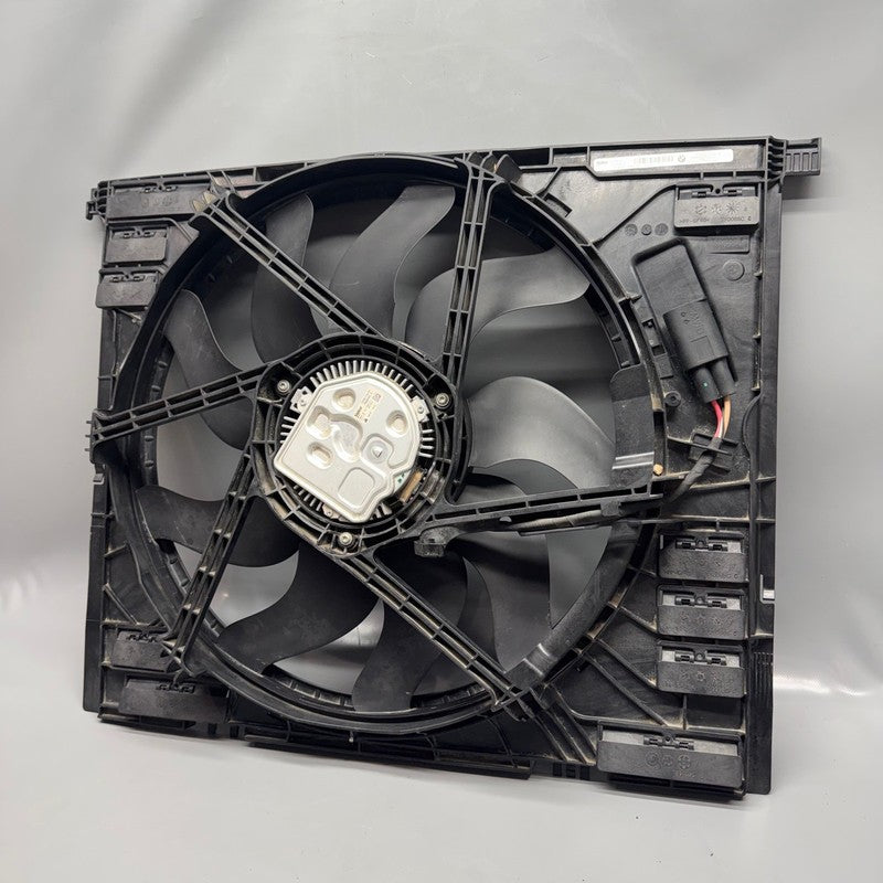 8666817 BMW IX RADIATOR FAN  2020 2021 2022 2023 2024 2025 OEM 8666817