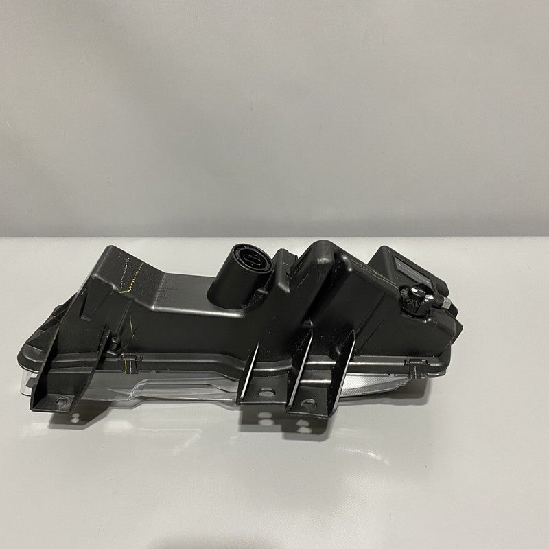 TESLA MODEL 3 FOG LIGHT RIGHT SIDE LED 1077392-00-C 2017 2018 2019 202