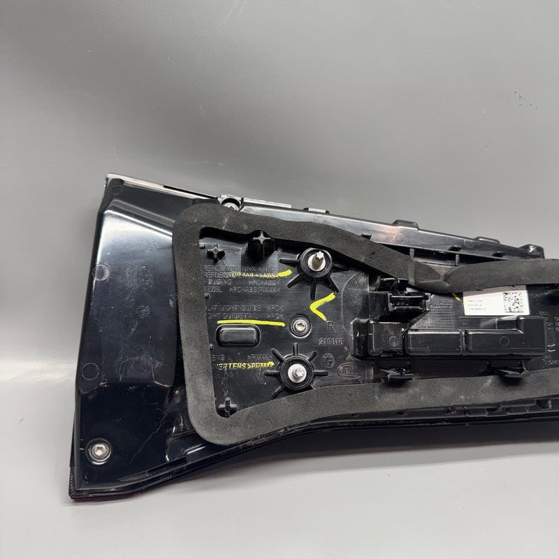 BMW X5 TAIL LIGHT RIGHT PASSENGER INNER 2019 2020 2021 OEM 8793199807