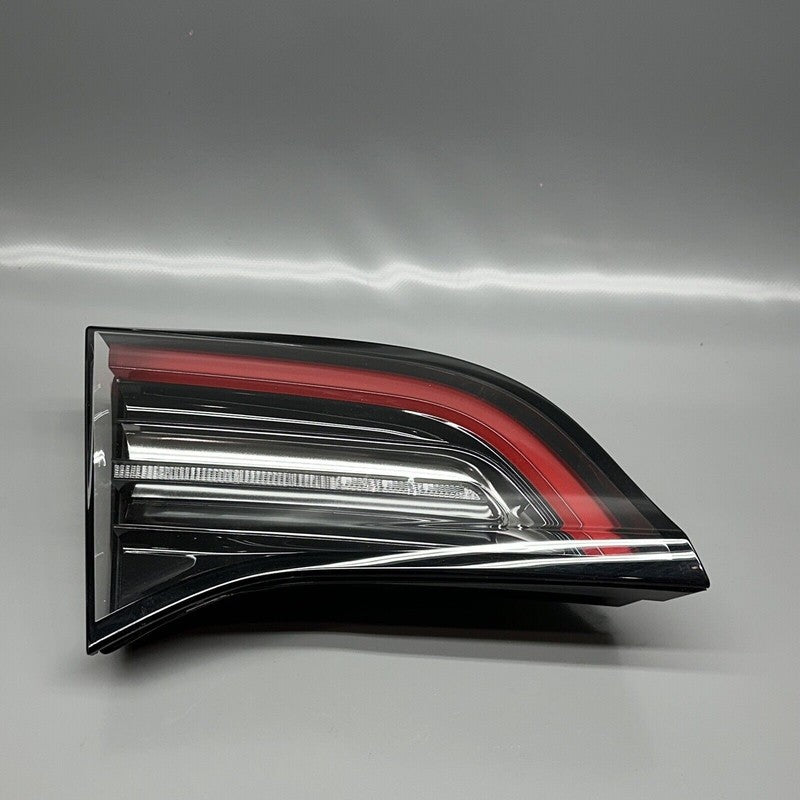 TESLA MODEL Y LIFTGATE TAIL LIGHT LEFT DRIVER 2020 21 22 2023 OEM 1502