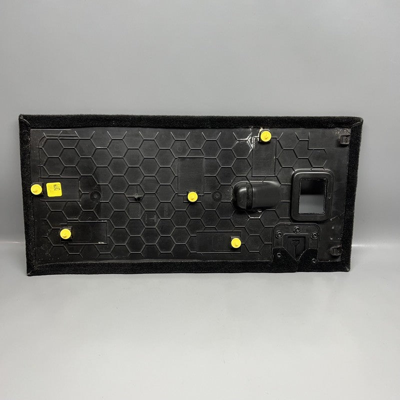 1493924-00-E TESLA MODEL Y 2ND ROW SEAT BACK COVER MIDDLE 2020 21 22 2023 OEM 1493924-00-E