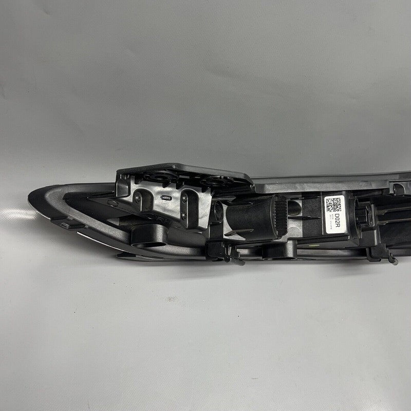 92208-J9010 HYUNDAI KONA DAYTIME RUNNING LIGHT RIGHT 2018 2019 2020 2021 OEM 92208-J9010